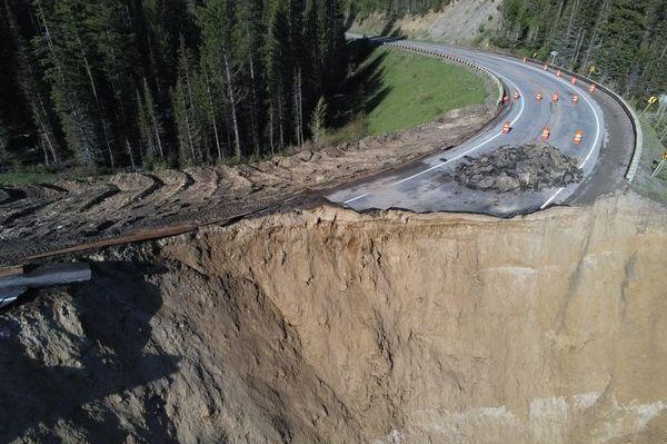 Mountain highway collapses in landslide