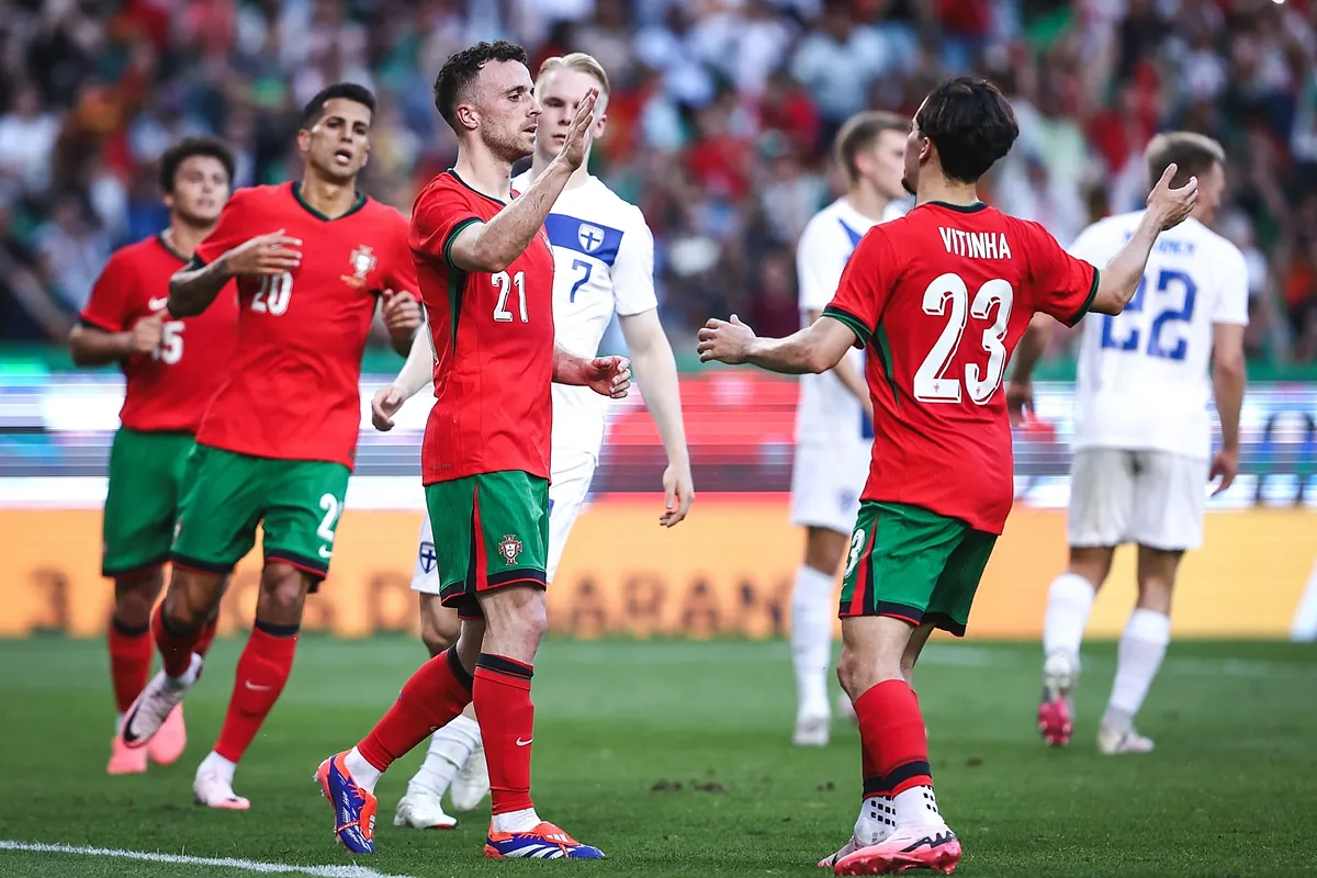 Bruno Fernandes porta las armas de Portugal