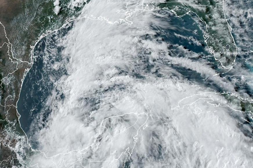 2 tropical storms take aim at Texas, Southeast