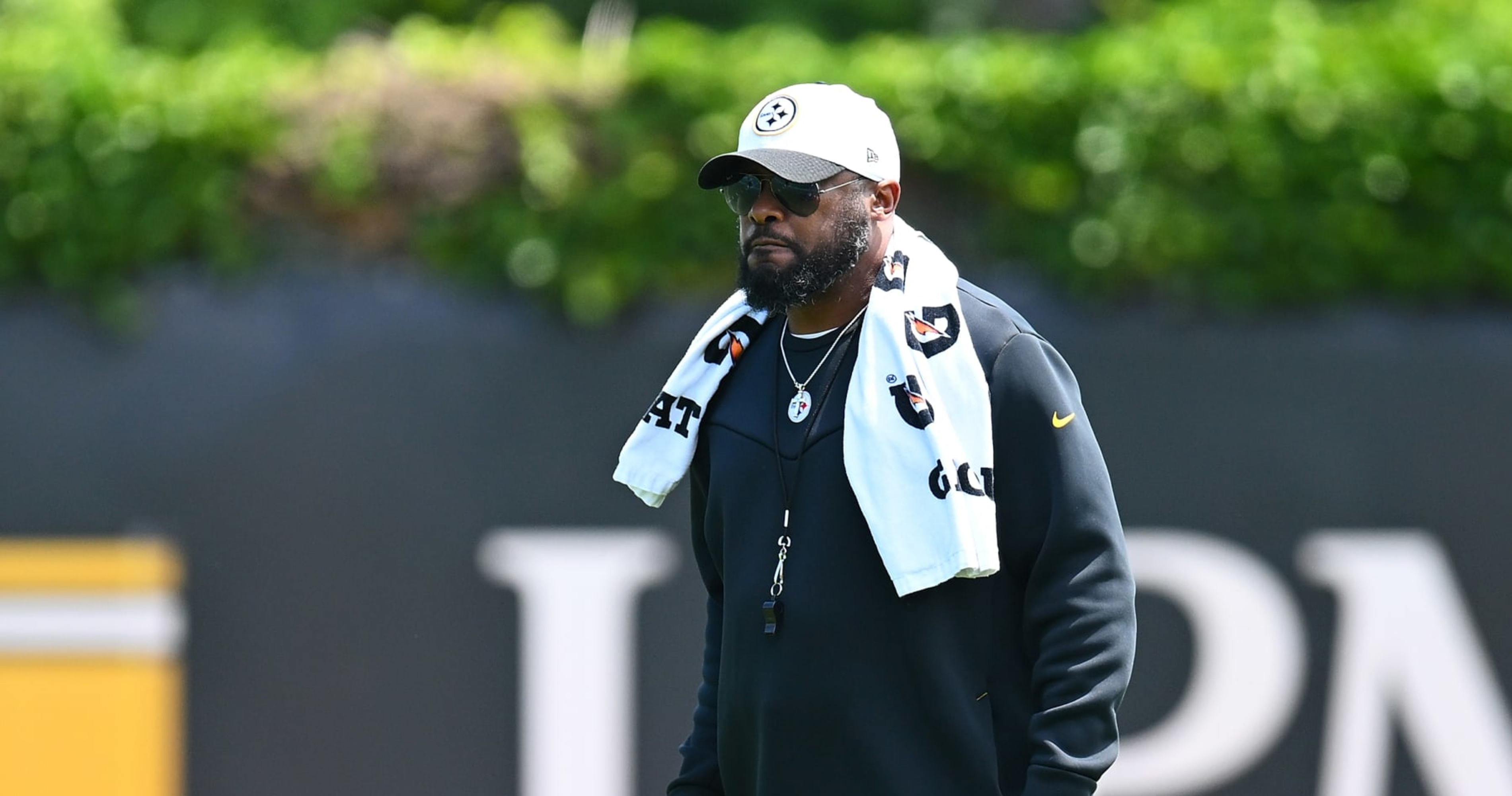 Mike Tomlin's Agency Shares Photos of Steelers HC Signing Contracts 17 Years Apart