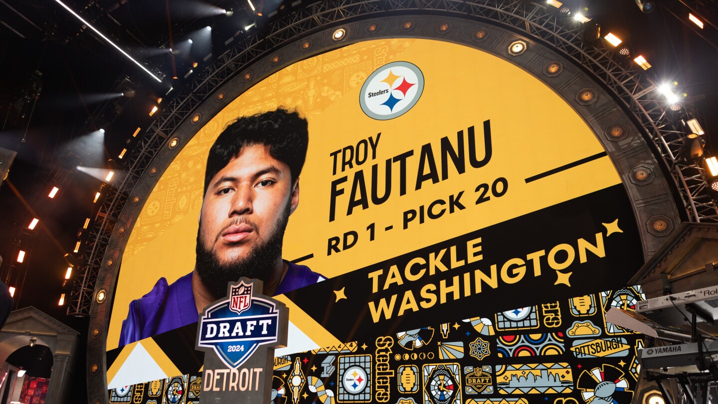 Troy Fautanu: Adjusting to right tackle just a matter of time