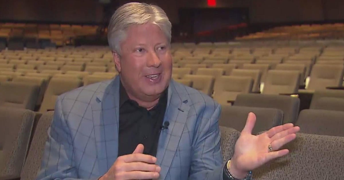 Texas megachurch pastor Robert Morris resigns after "inappropriate sexual behavior" with 12-year-old