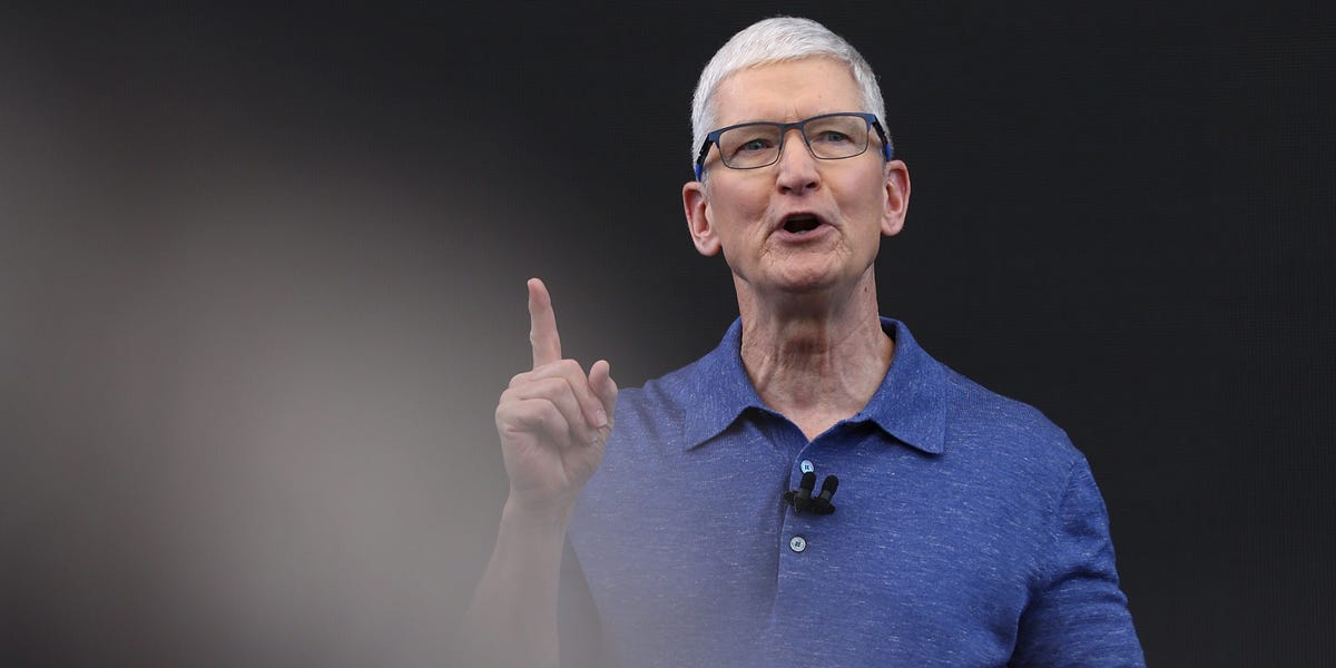 Tim Cook's 5 tips on how to run a company and manage your team