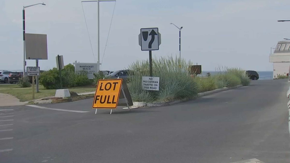 Crowded beaches force would-be beachgoers to turn around