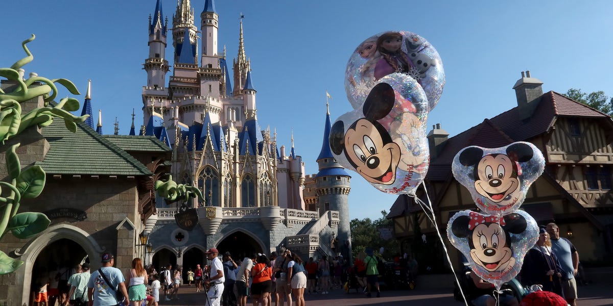 Former Disney World employees share 8 of their favorite places to eat in the theme parks