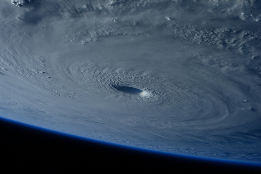 ¿Cuál es la diferencia entre ciclón tropical, tormenta tropical y huracán?