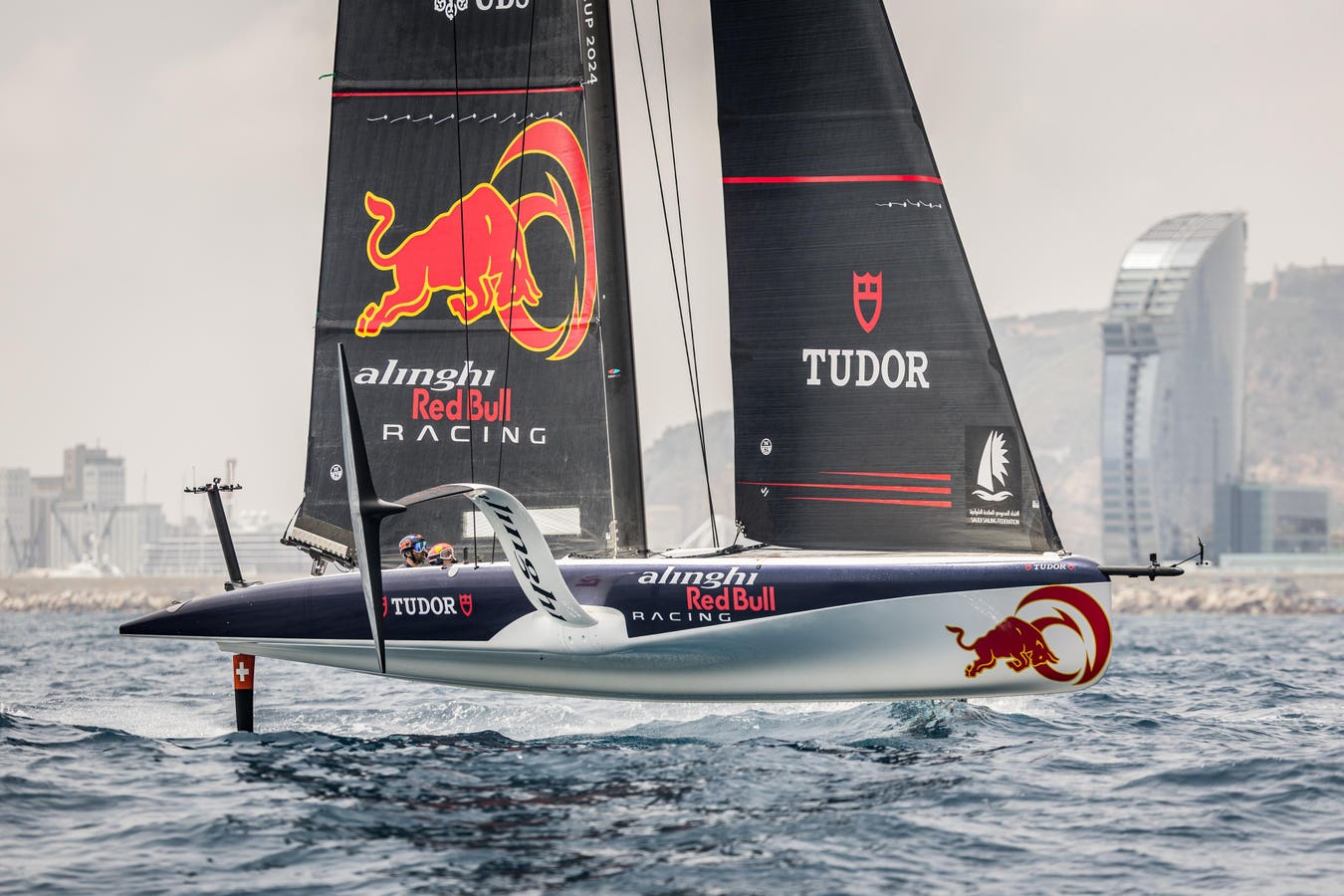 Formula 1 Drivers “Drive” America’s Cup Boats Prior To Spanish Grand Prix