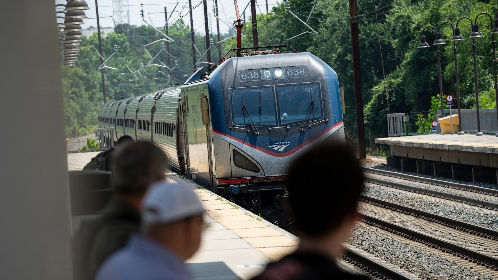 Amtrak service suspended between Philadelphia, Connecticut