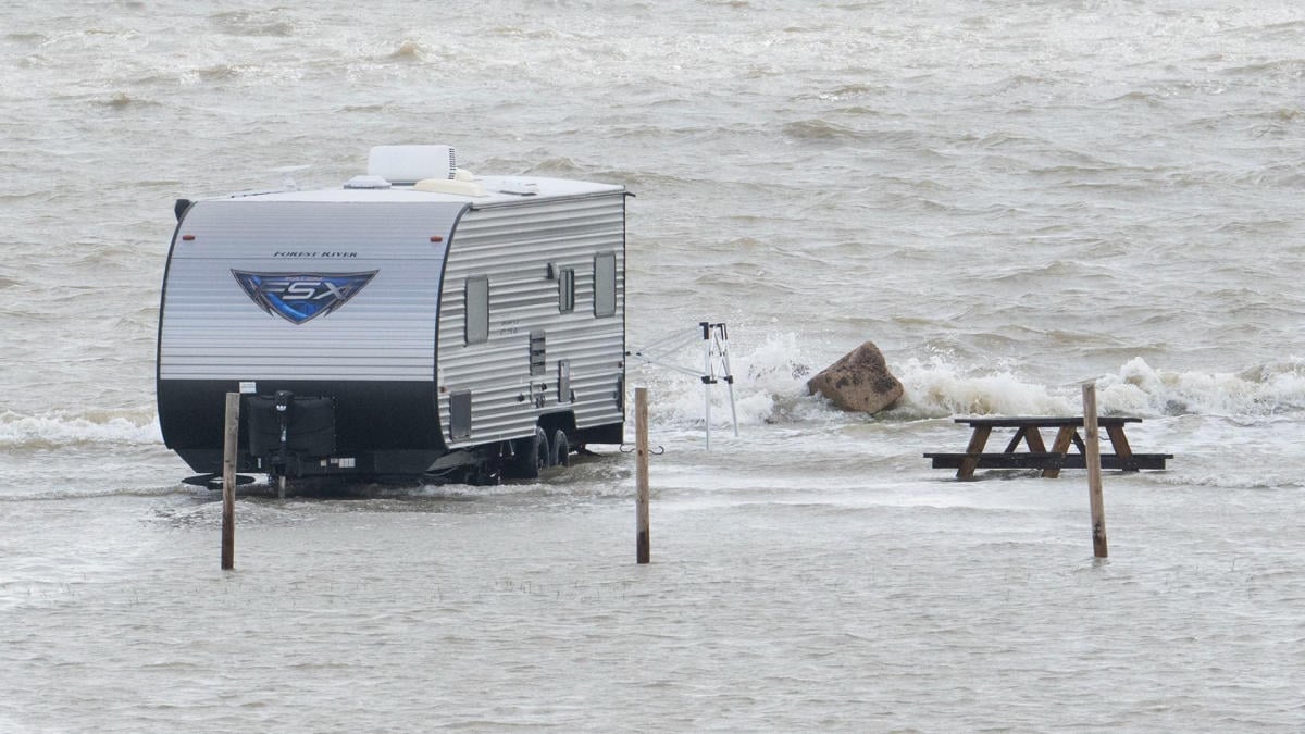 2 new storms forming near Florida, Mexico in wake of Alberto