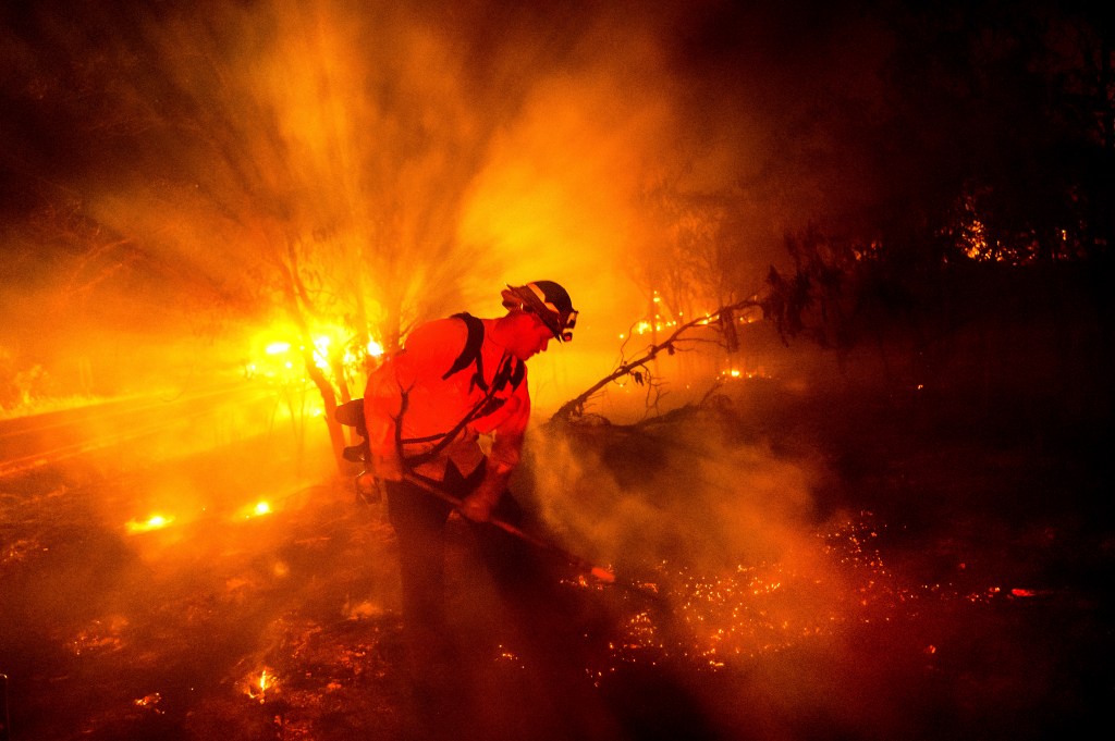 Crews continue to gain ground on major fires burning across California