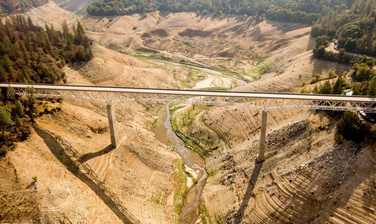 California’s Lake Oroville highlights reversal of severe-drought levels in stunning before and after images