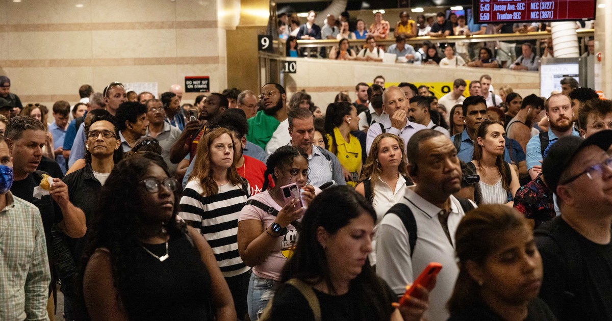 Busiest transit hub in U.S. rocked by days of delays amid heat wave