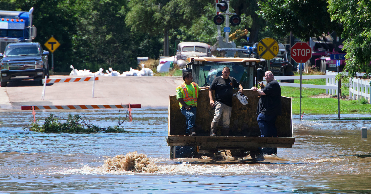 Record flooding inundates northwest Iowa, prompts evacuations, isolates one city