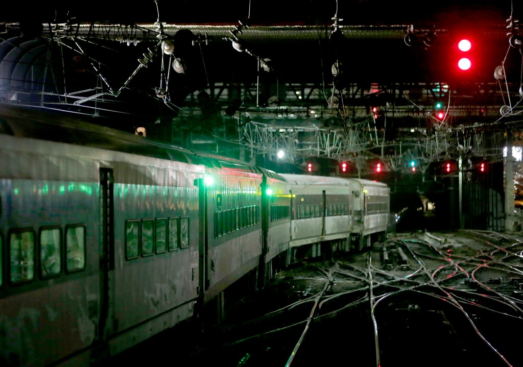 Amtrak, New Jersey Transit seeing major delays as downed wire snarls rail traffic into Penn station