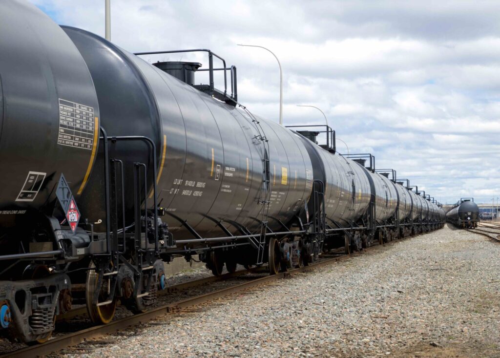 Railroad owes nearly $400M to Washington tribe for North Dakota oil shipments, judge rules