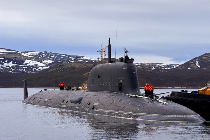 Un submarino nuclear y tres barcos rusos fondearán en La Habana la semana que viene