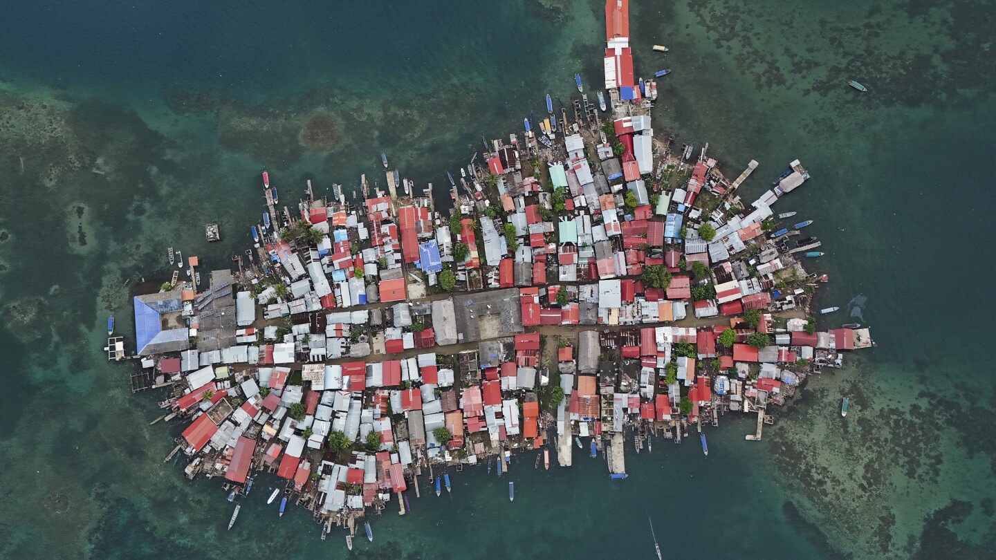 Panama prepares to evacuate first island in face of rising sea levels