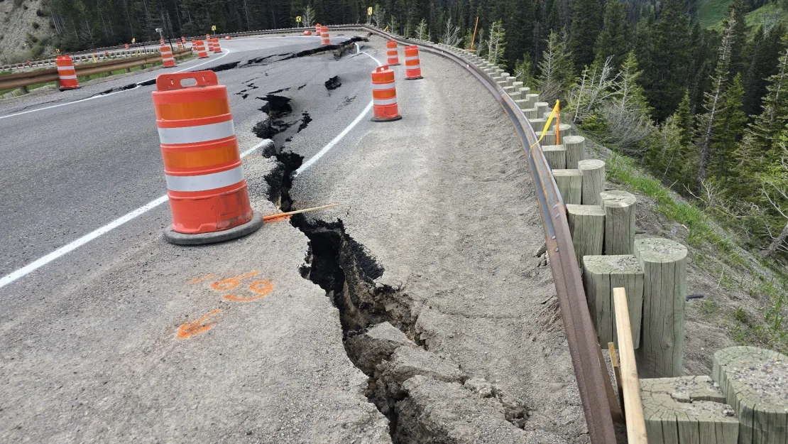 Cierran carretera de montaña entre Wyoming e Idaho por "derrumbe catastrófico"