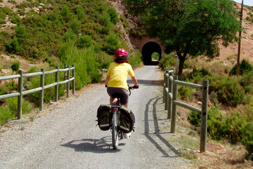 La Vía Verde más larga de España que descubre algunos de los rincones más bonitos del país