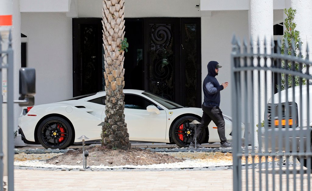 Rapper Sean Kingston’s Home Is Raided by SWAT and His Mother Arrested