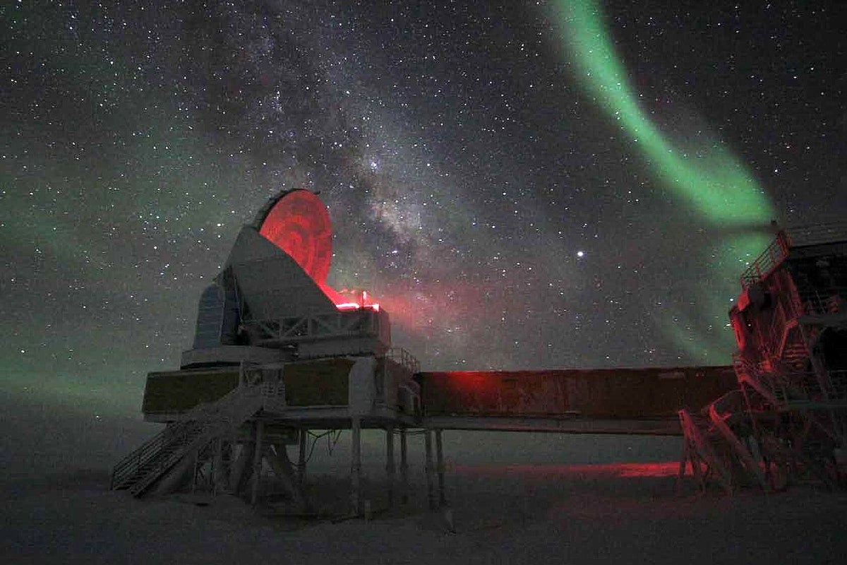 Cutting-Edge Cosmic Microwave Background Observatory Hits South Pole Stumbling Block