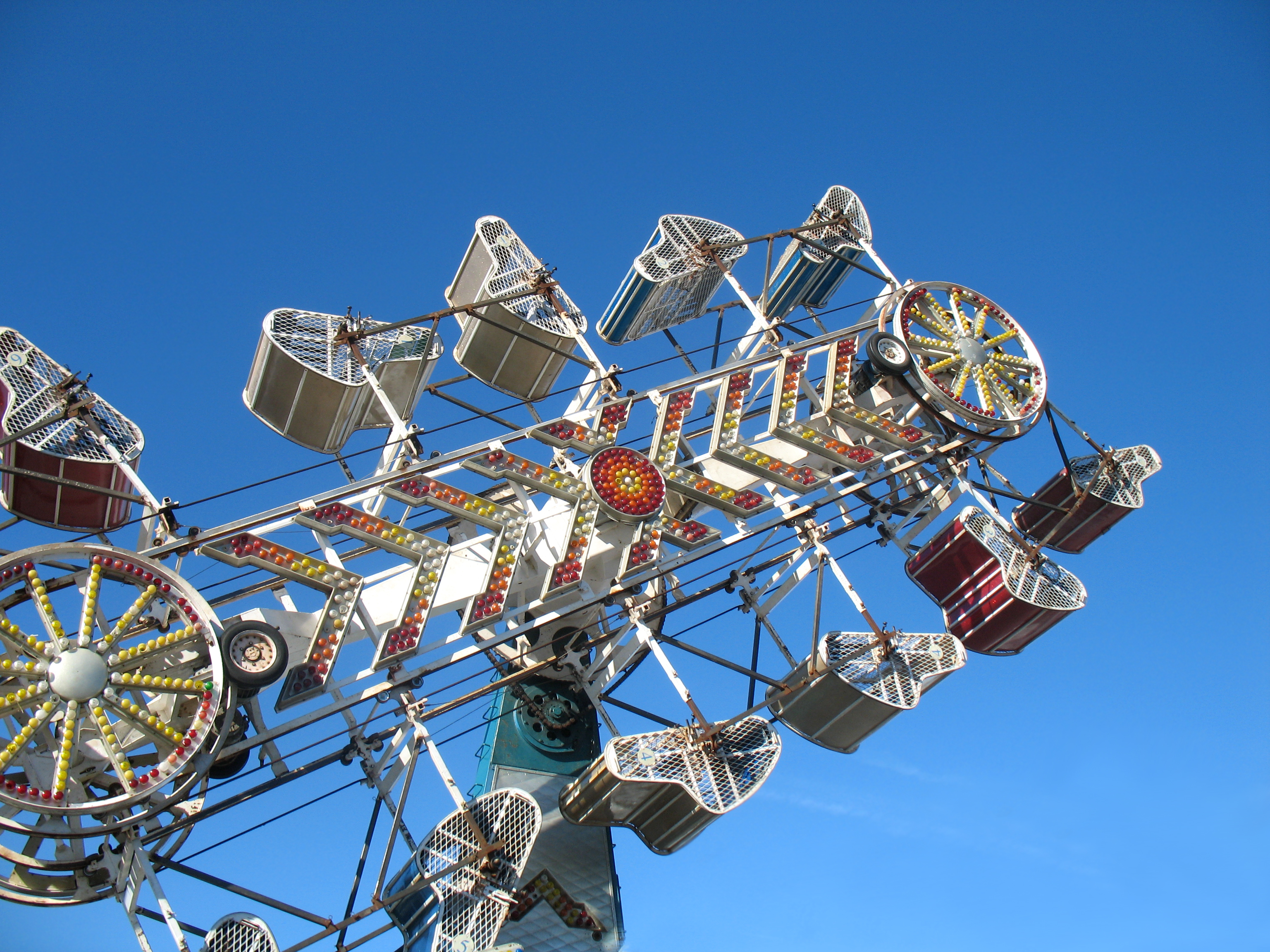 California Carnival Ride Traps 18 People Midair