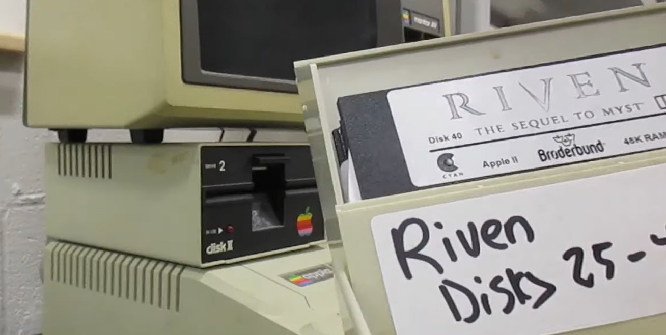 Walking Through a Scene from Riven on the Apple II