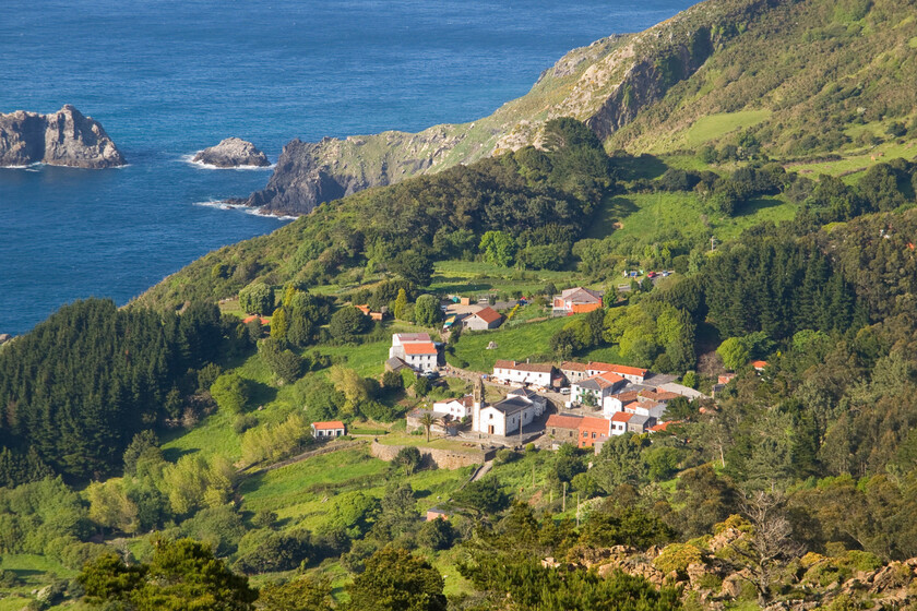 Remota y verde: la aldea de Galicia junto a los acantilados más altos de Europa