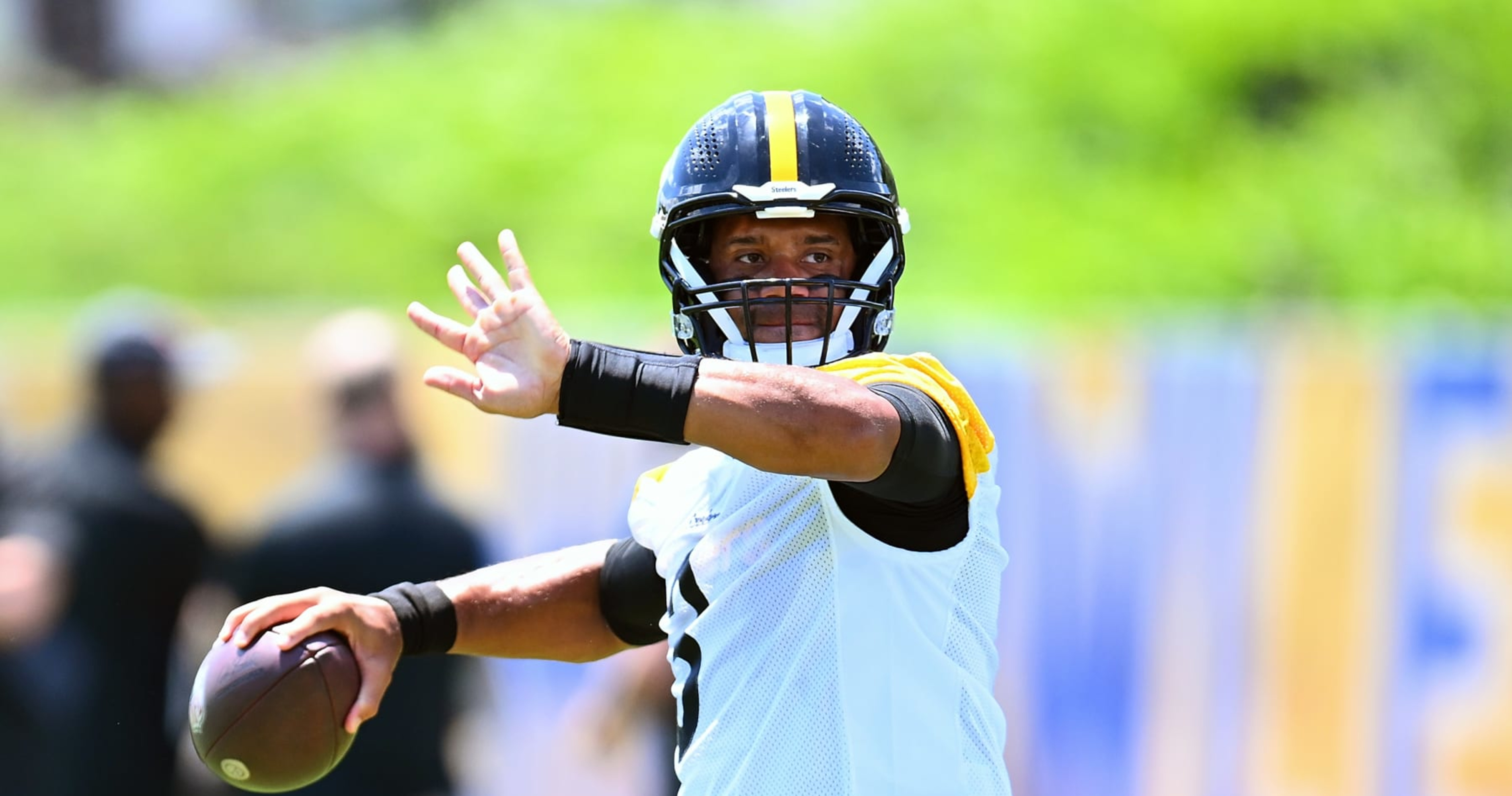 NFL Rumors: Steelers Have Seen a 'Motivated' Russell Wilson amid Justin Fields Battle