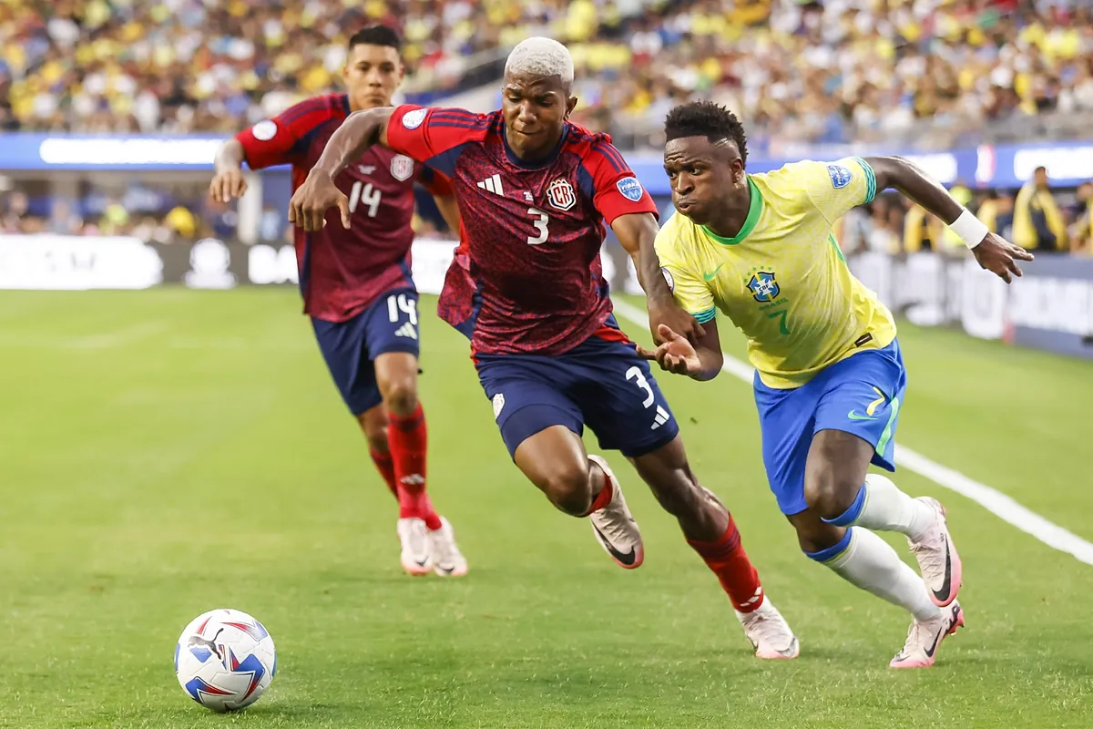 Brasil no entiende a Vinicius tras el 0-0 del debut... y hasta Neymar alucinó con su cambio