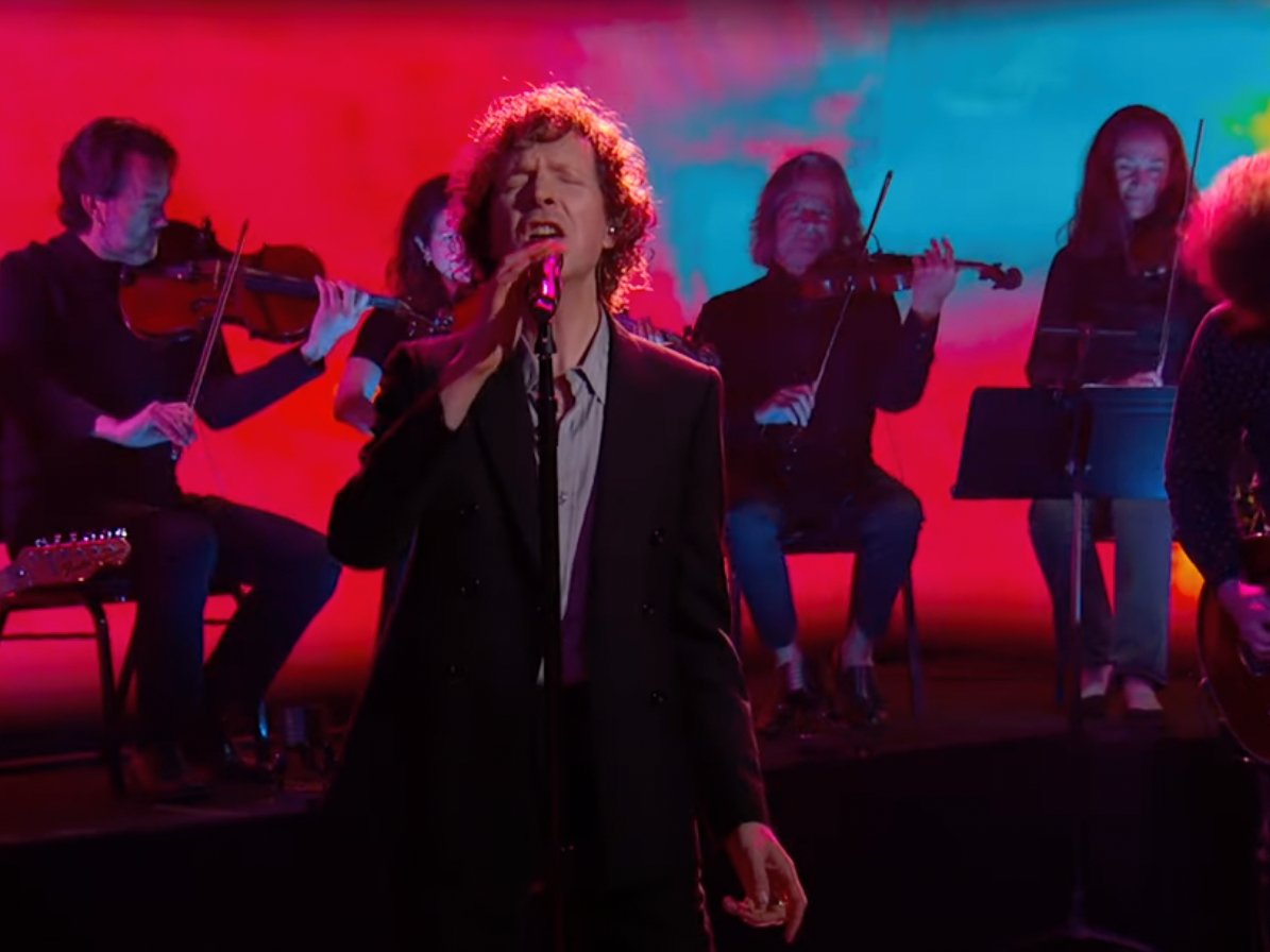 Watch Beck’s Orchestral Performance of ‘Paper Tiger’ on ‘Kimmel