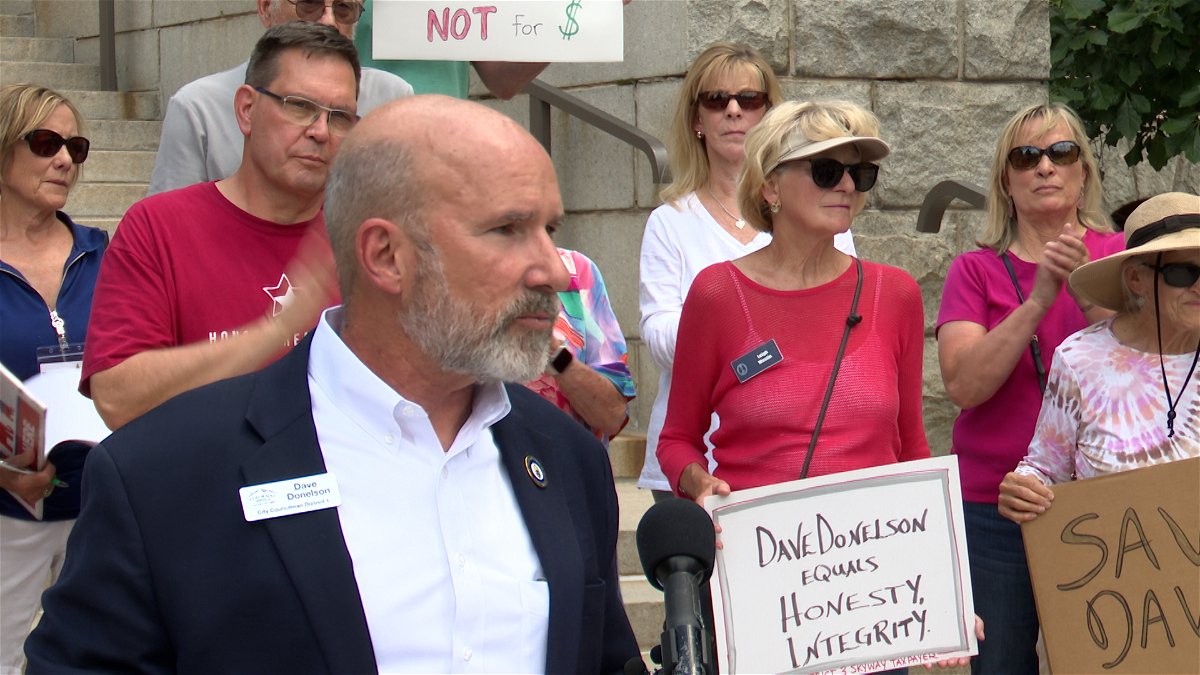 Donelson holds press conference in response to City Council's reprimanding