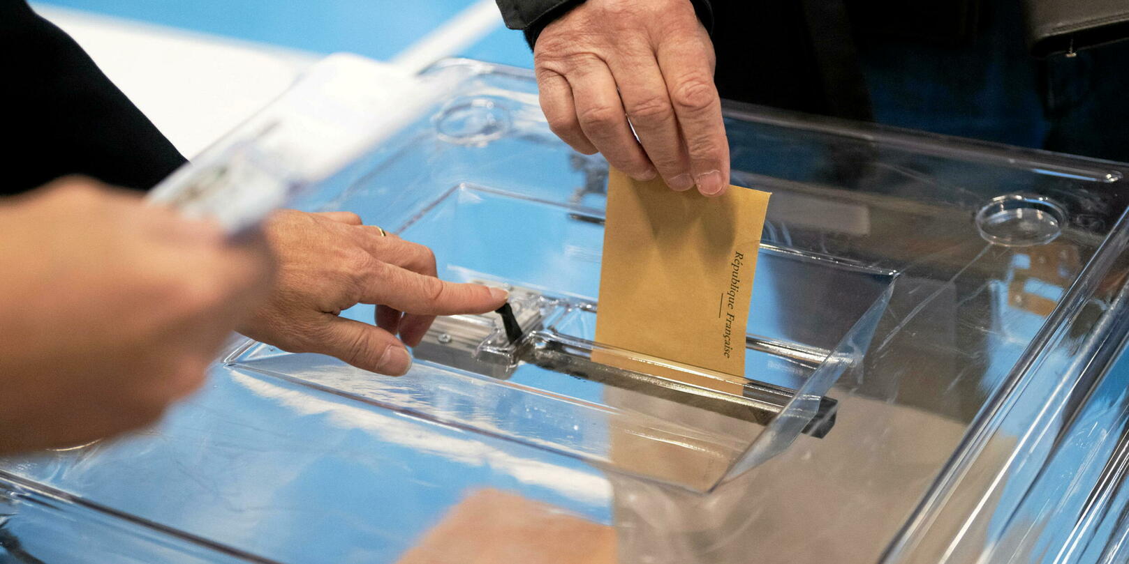 Législatives 2024 : les électeurs français ont commencé à voter pour ce scrutin historique