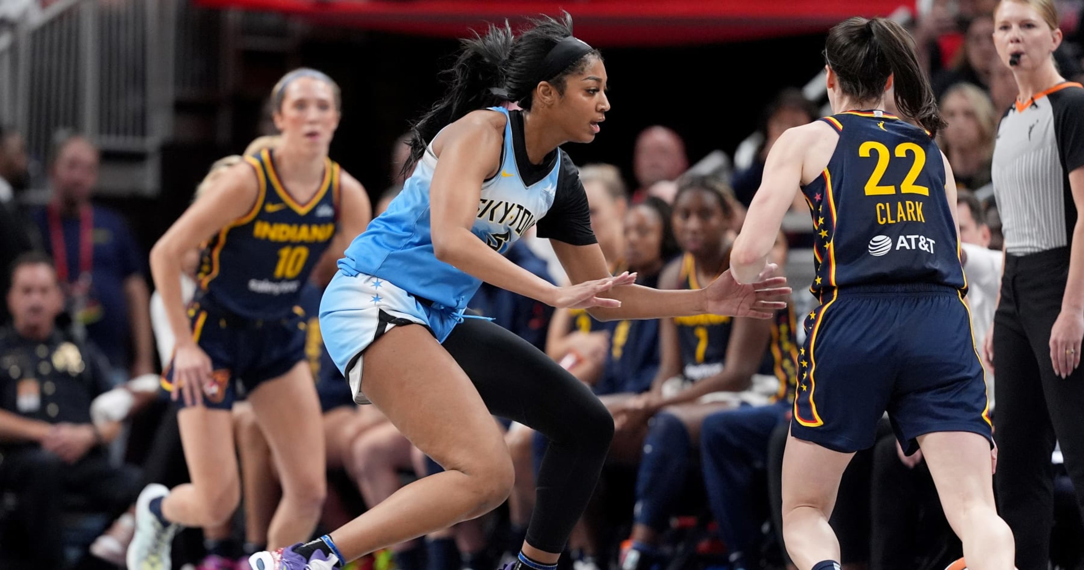 Caitlin Clark-Angel Reese Showdown Thrills WNBA Fans; Chennedy Carter, Sky Beat Fever