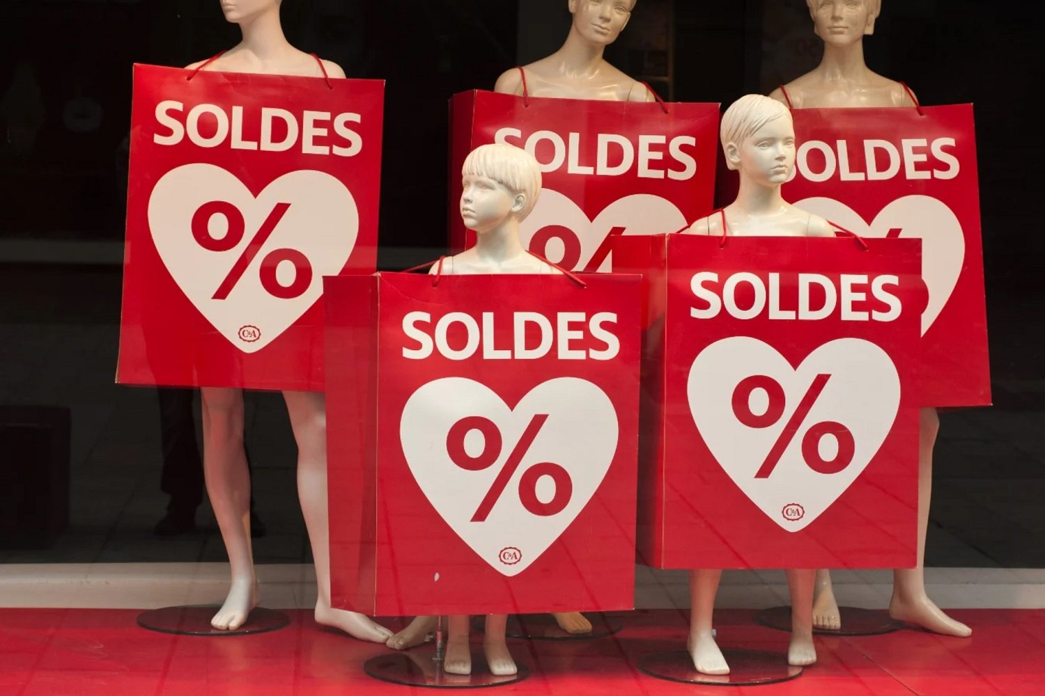 Soldes été 2024 : dates, infos, conseils, et à quelles promos s’attendre ?