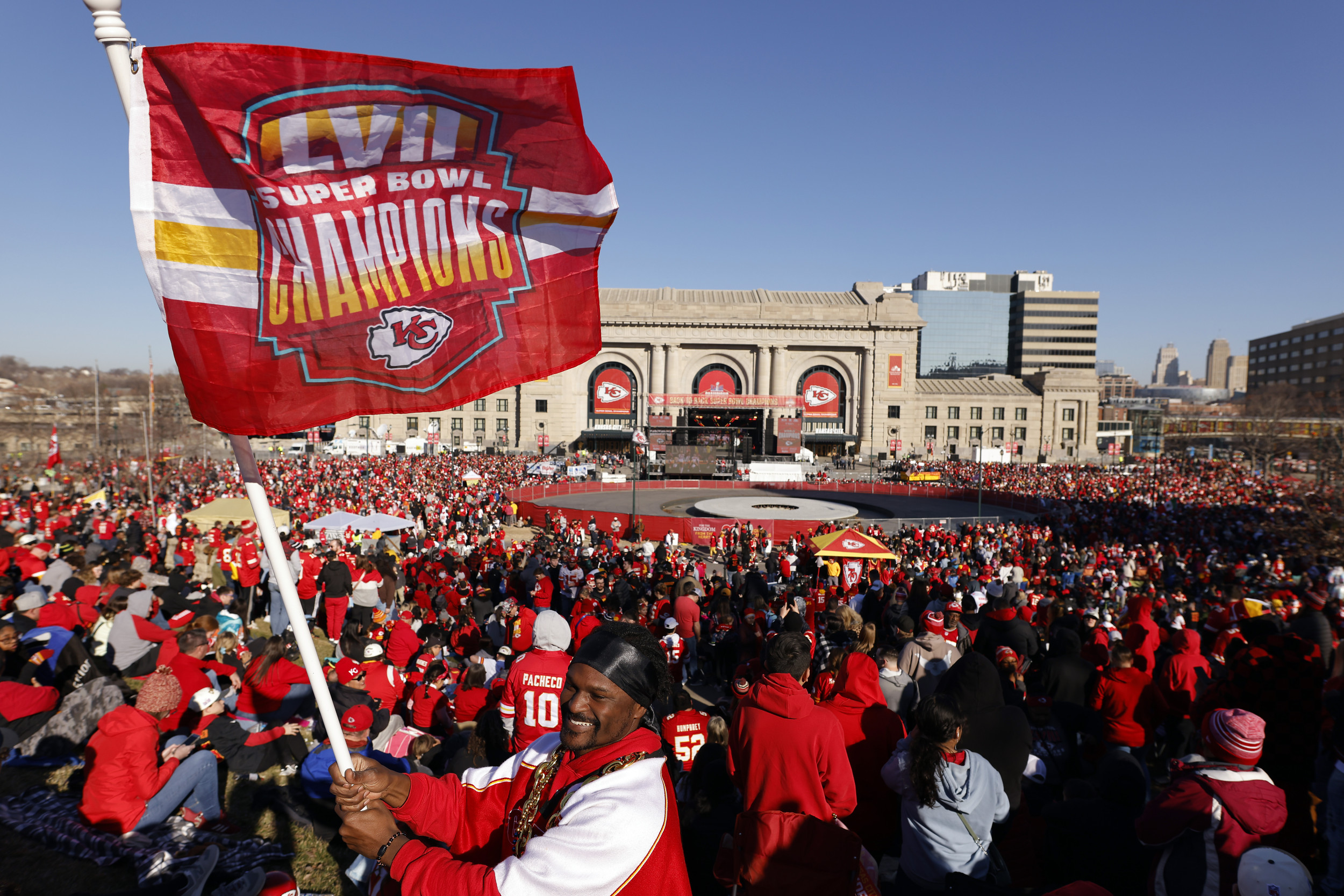 Missouri Governor Plans to Be Aggressive to Keep Kansas City Chiefs From Moving