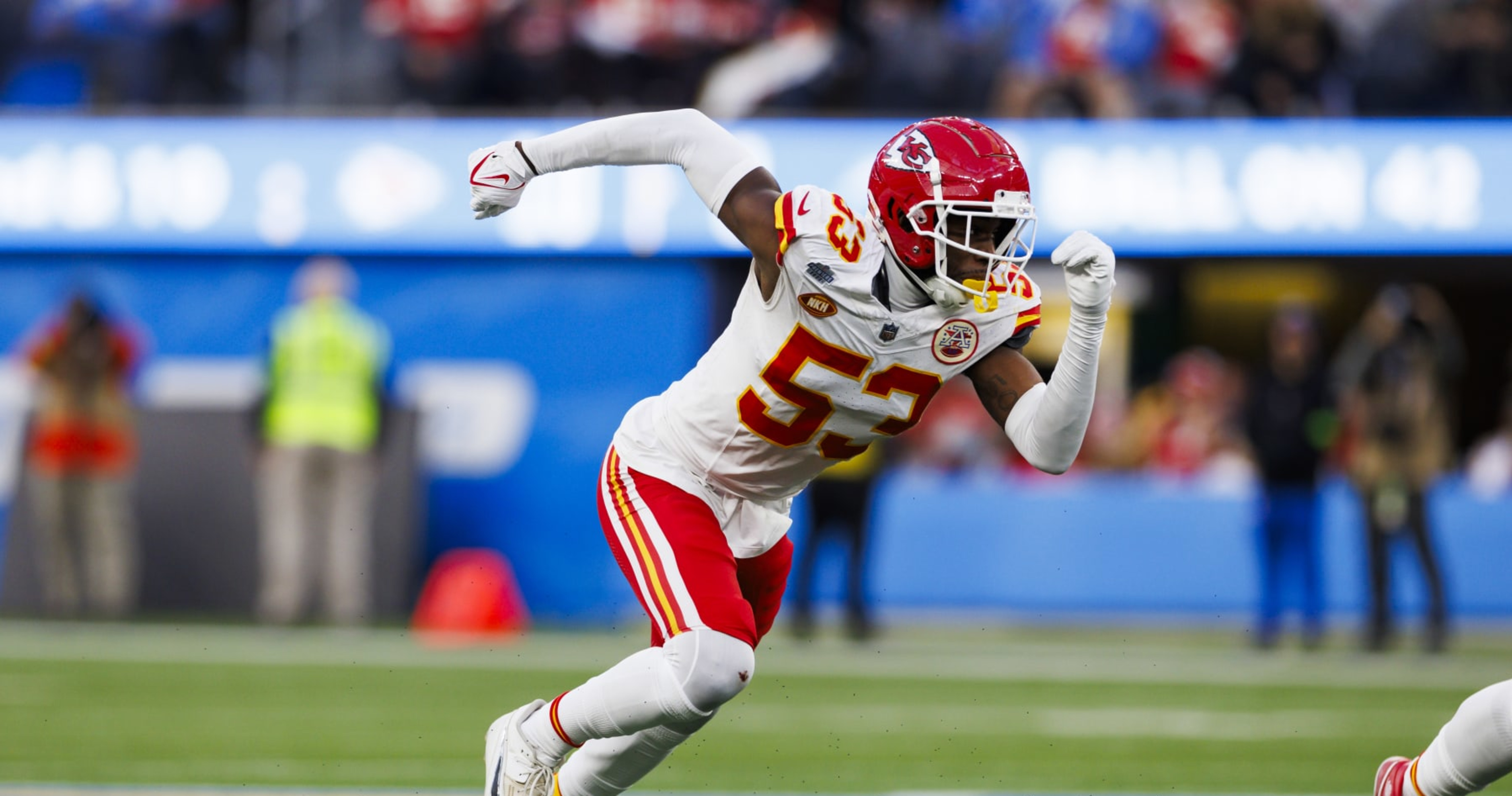 Report: Chiefs' BJ Thompson Suffered Cardiac Arrest, Seizure; Is in Stable Condition