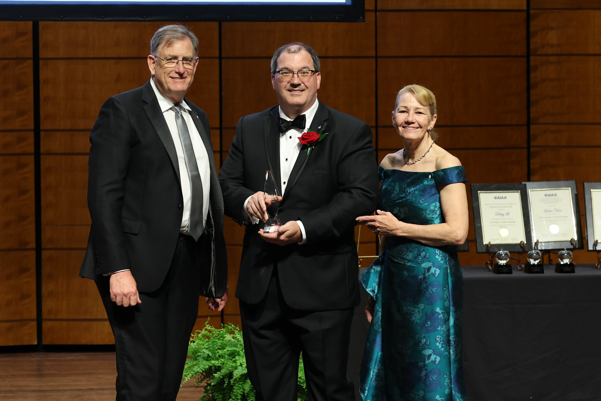 NASA Marshall Engineer Receives AIAA Honors Award