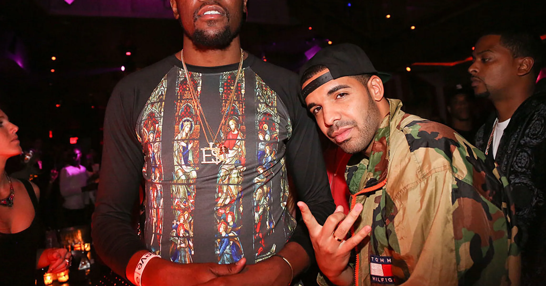 Drake Celebrates Canada Day By Smoking Hookah With Kevin Durant