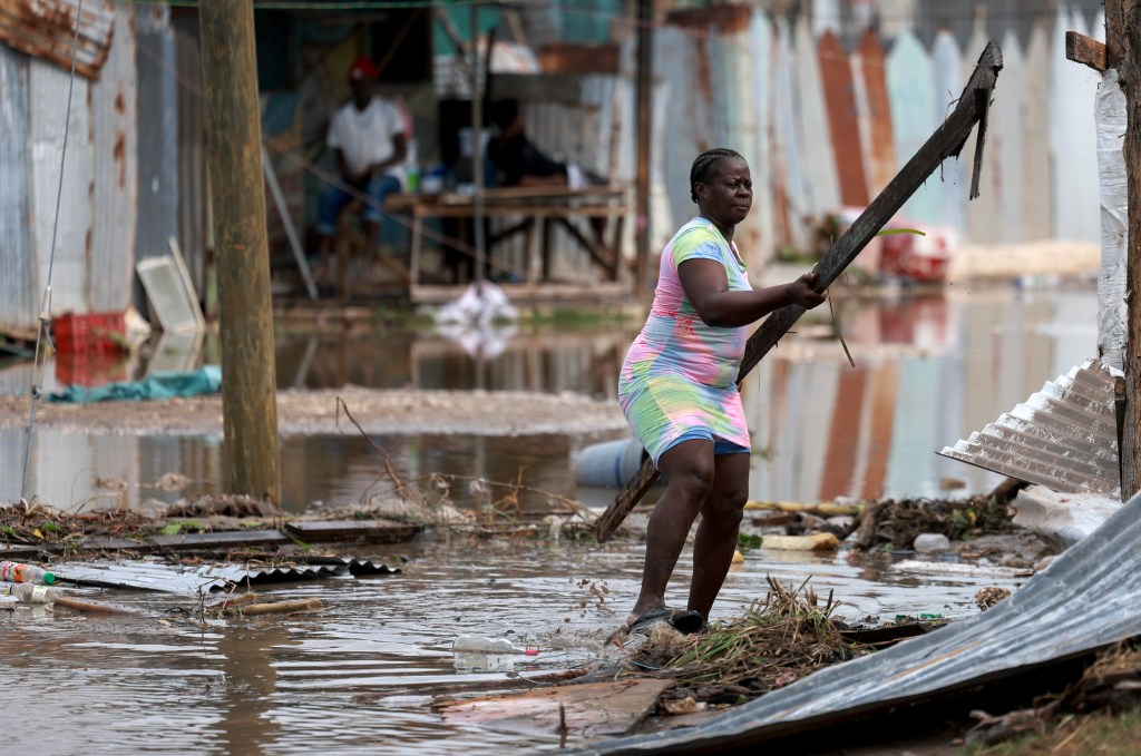 Mexico braces after storm lashes Jamaica, Caribbean