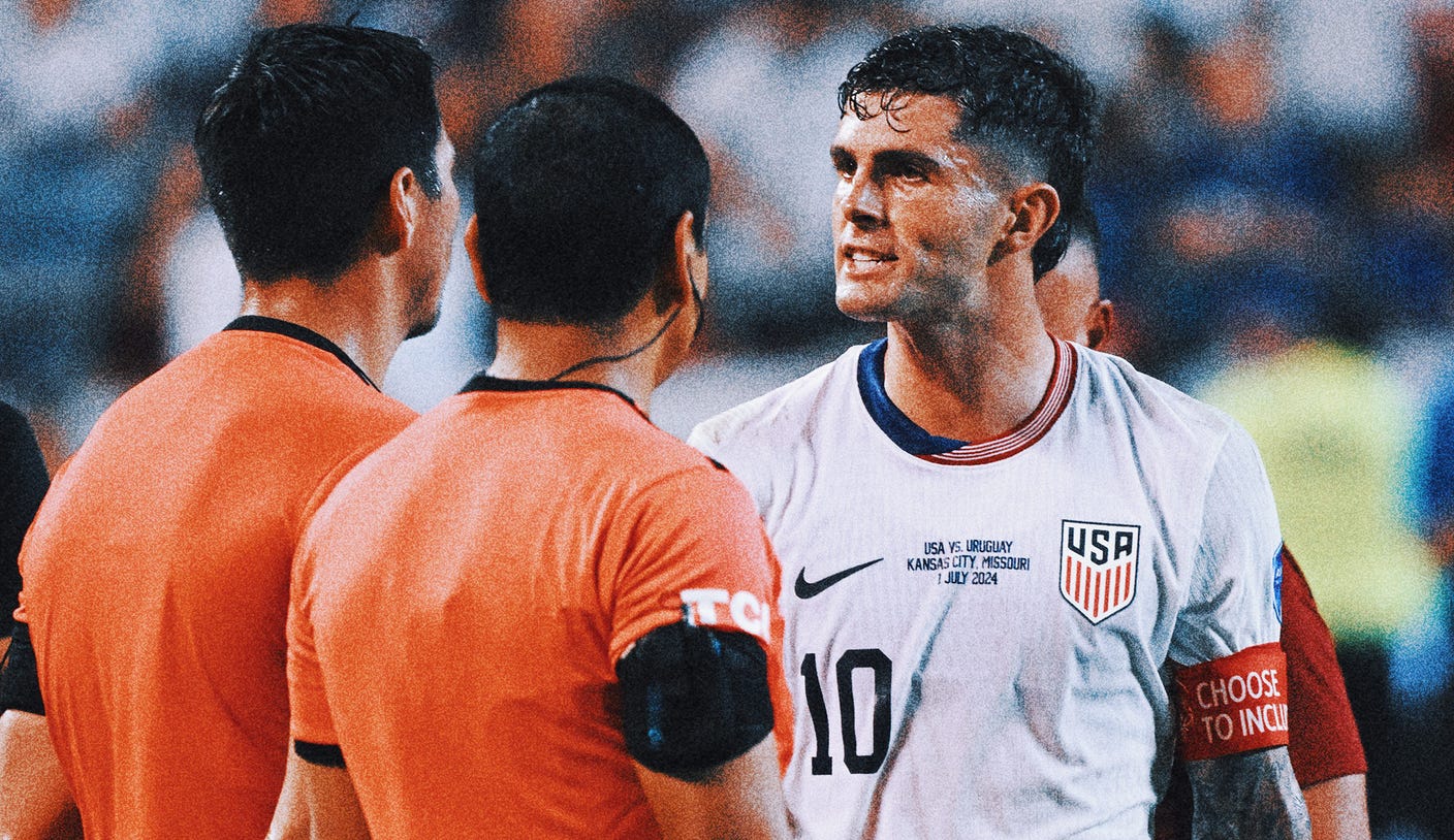 Head referee for USA-Uruguay snubs handshake from Christian Pulisic