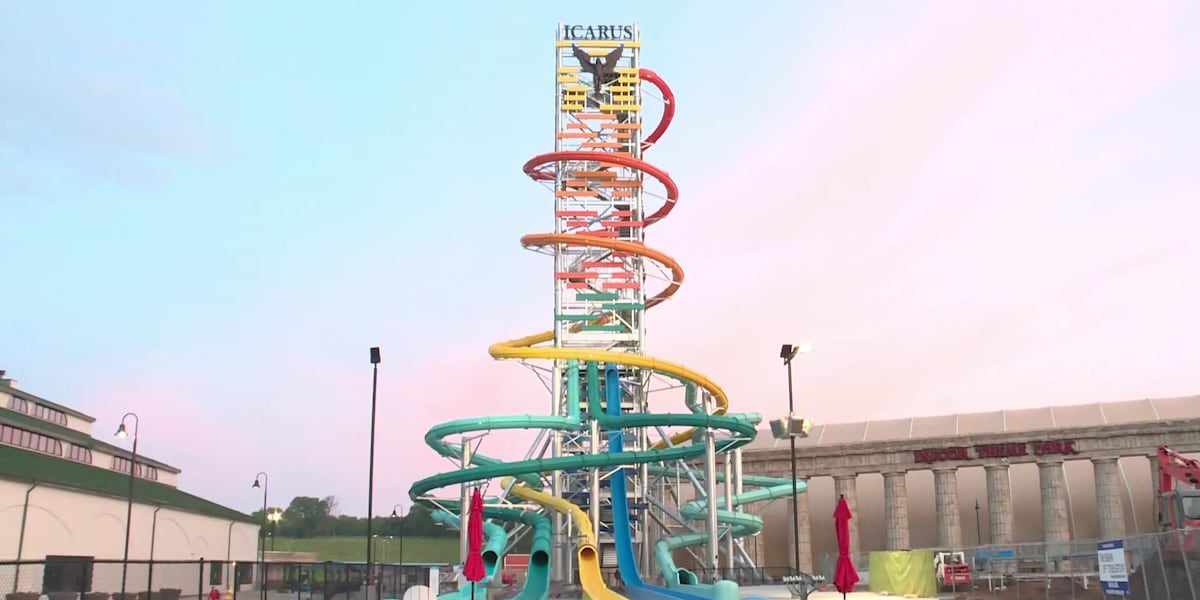Country’s tallest waterside opens in Wisconsin Dells