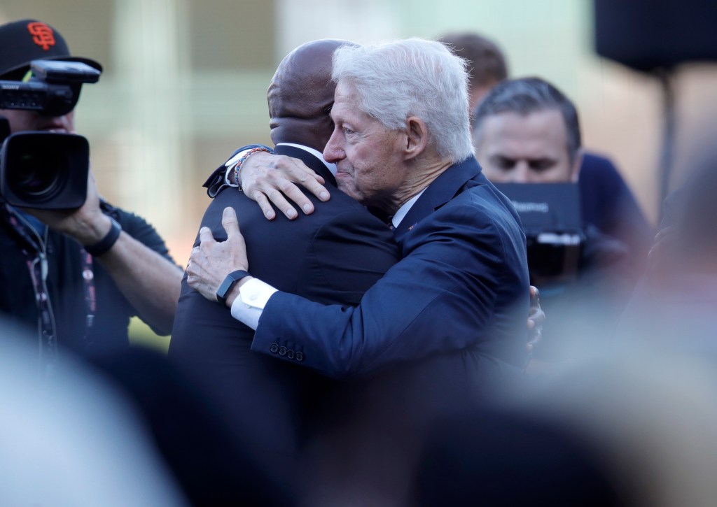 Clinton, Bonds speak at Willie Mays celebration of life