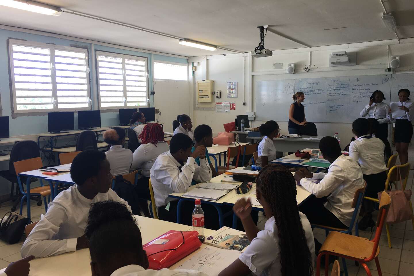 En Guadeloupe, des lycéens remontent à la source de l’information : « Comment on peut savoir, nous, que ce n’est pas vrai ?  »