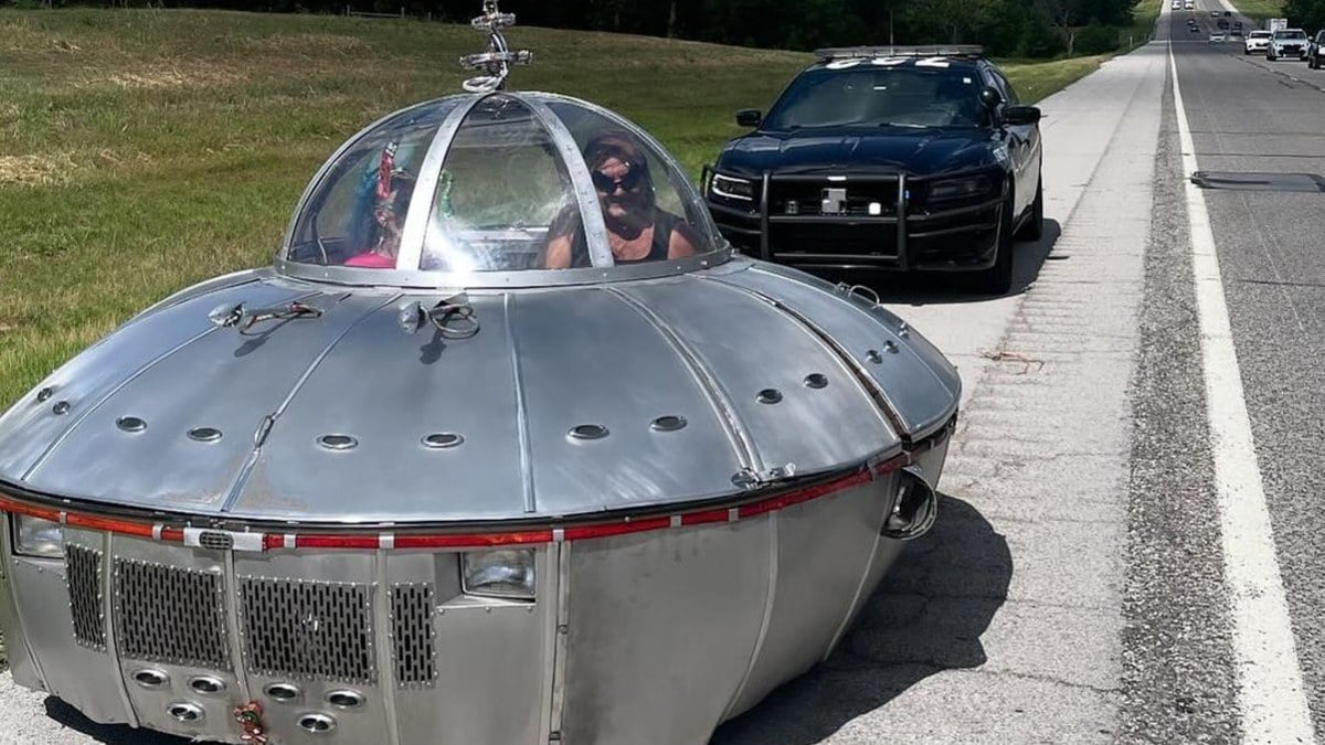 Oklahoma State Police traffic stop is a close encounter with a flying saucer