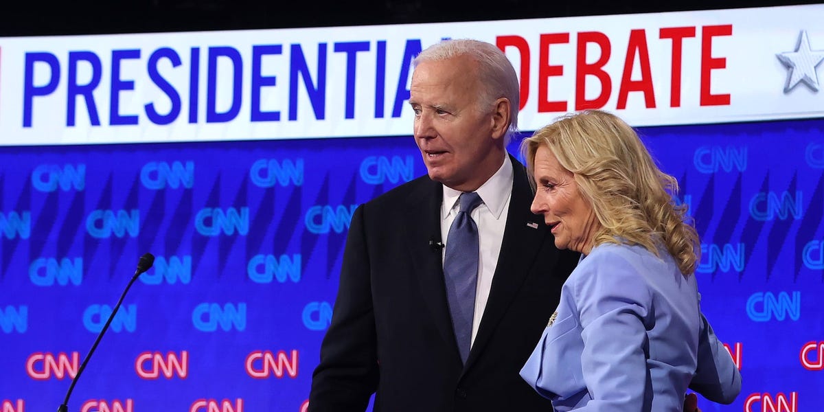 Jill Biden quietly fed lines into Joe Biden's ear, reminding him of a megadonor's name and saying to thank them, report says
