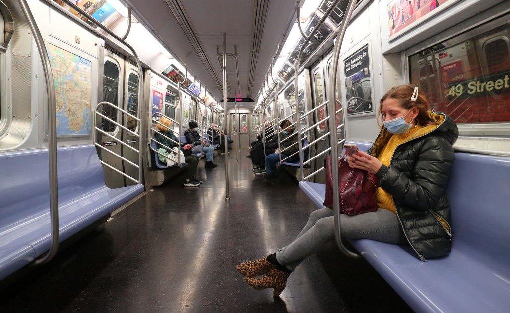 New York Governor Considers Banning Face Masks on Subways