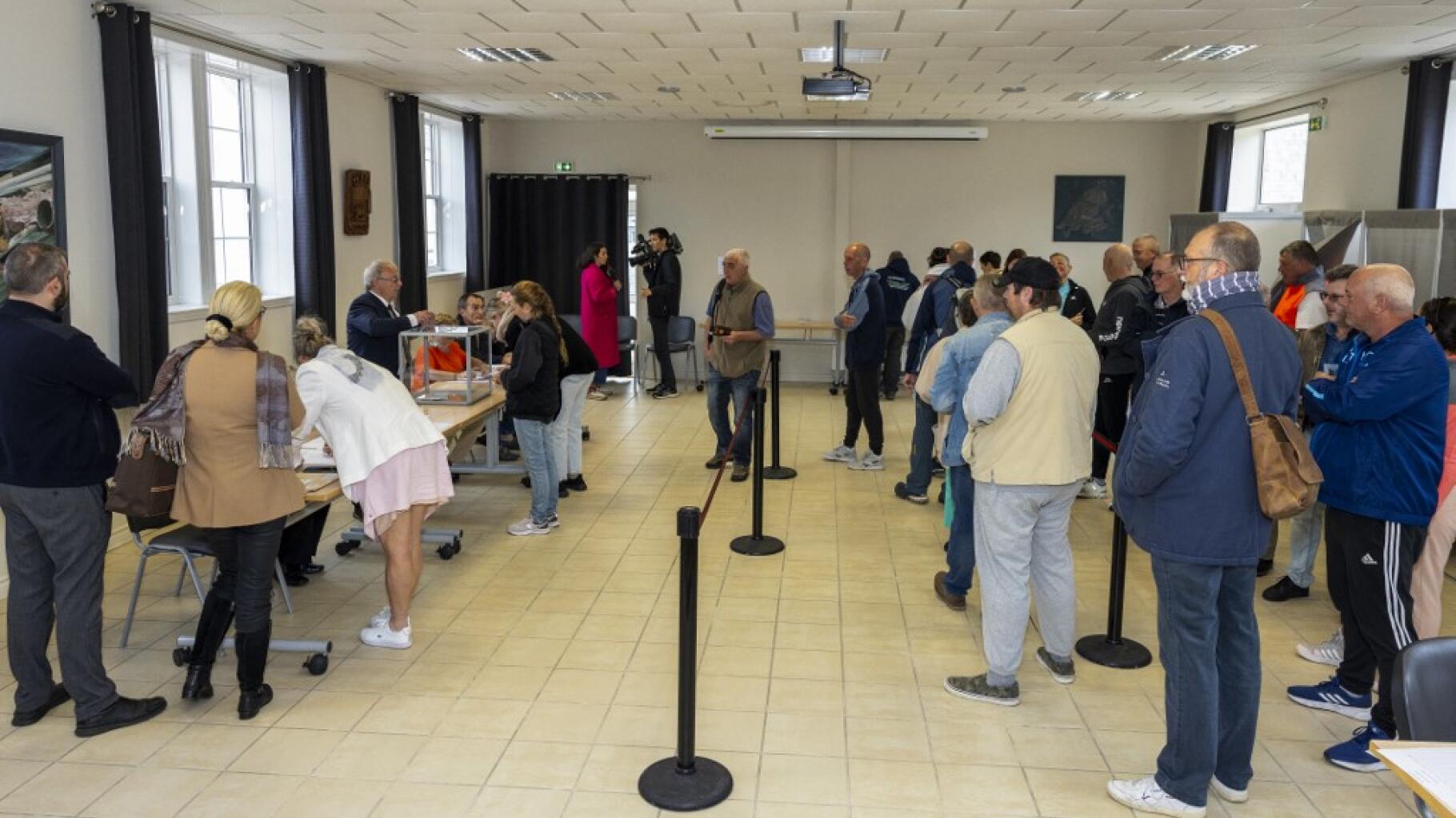 Second tour des législatives 2024 : les premiers bureaux de vote ouvrent à Saint-Pierre-et-Miquelon