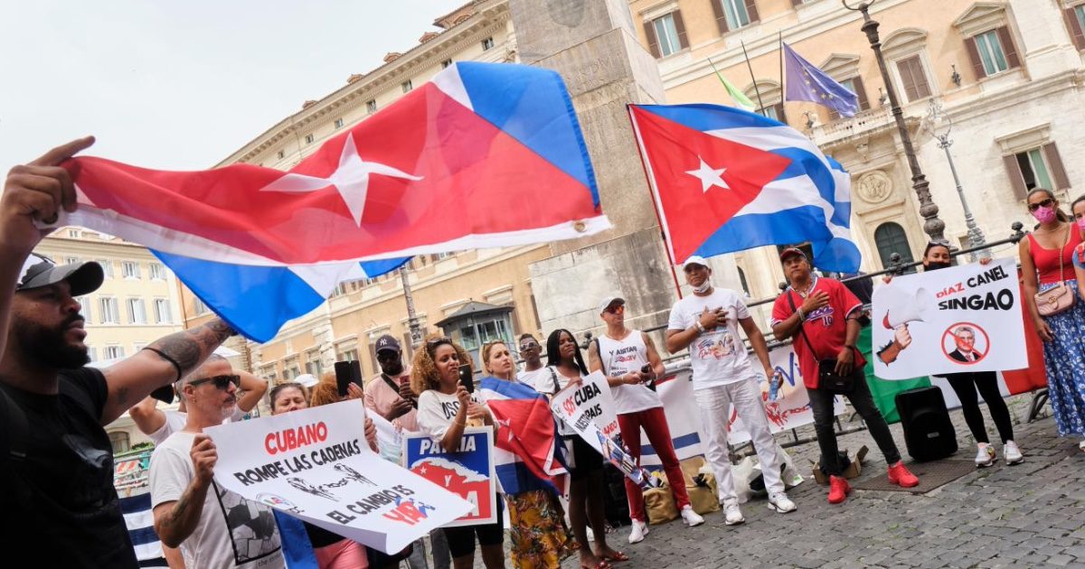 Cuba, gli attivisti: “Libertà di movimento e di espressione ancora represse. Sono 607 le persone in carcere per dissenso”