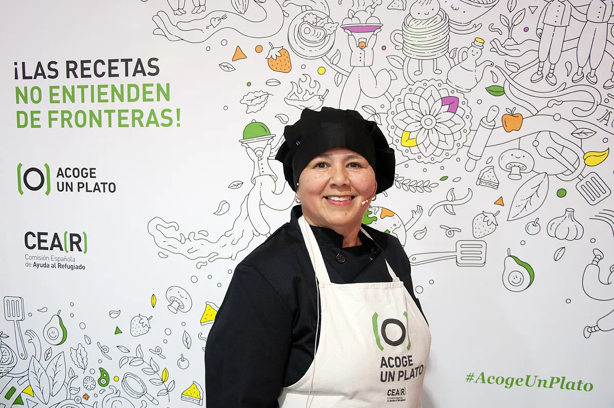 La cocinera colombiana que huyó de la guerra y ahora prepara menús para centros de refugiados en Madrid
